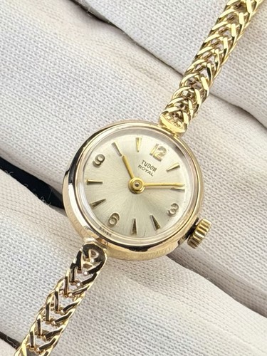 Tudor lady vintage - tudor,