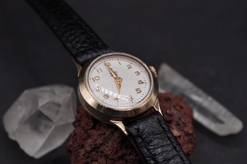 1953 tudor royal ladies - royal,
