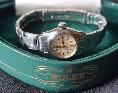 Vintage small rose - small, tudor